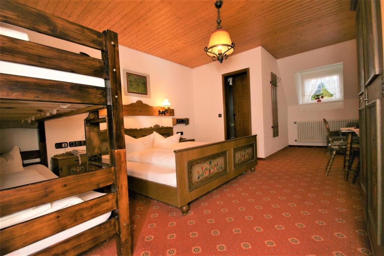Zur Traube Schwarzwaldhotel & Restaurant Am Titisee 상트마르겐 외부 사진